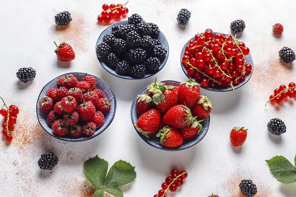 Berries - list of fruits to reduce creatinine level