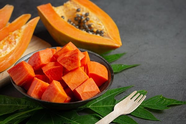 Papaya - list of fruits to reduce creatinine level