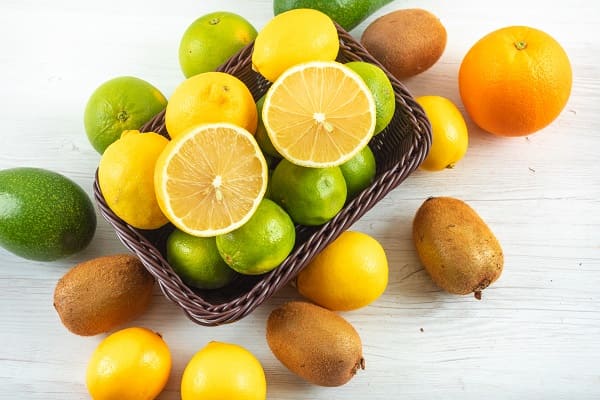 Lemon and Citrus Fruits - list of fruits to reduce creatinine level