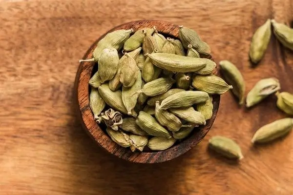 Cardamom - ayurvedic medicine for acidity